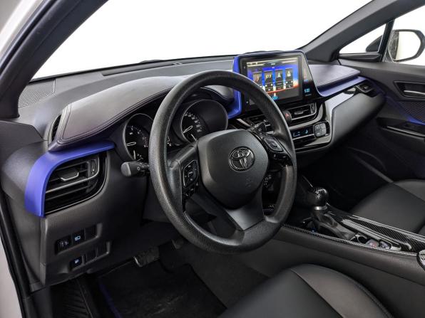 Toyota C-HR I Рестайлинг с пробегом 2021 года, цена 2 649 000 рублей, 47653 км, внедорожник, Автокод Объявления
