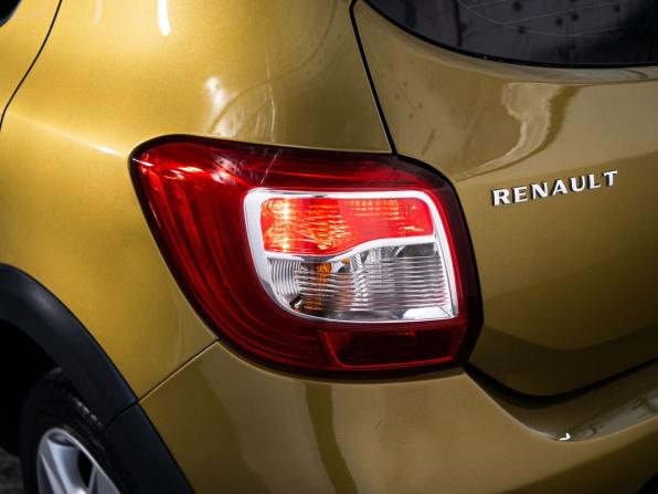 Renault Sandero II с пробегом 2016 года, цена 799 500 рублей, 67665 км, хэтчбек, Автокод Объявления