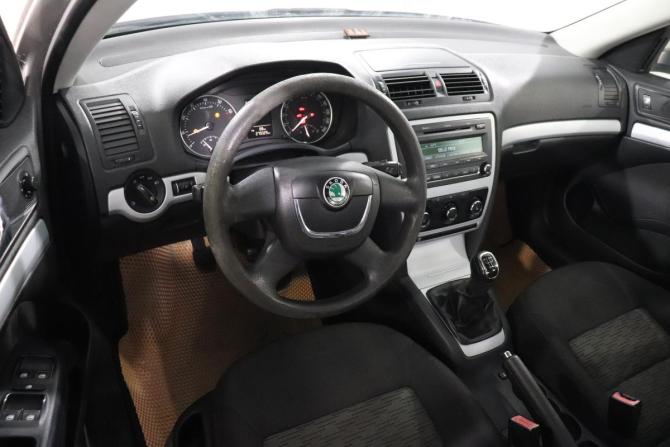 Skoda Octavia II (A5) Рестайлинг с пробегом 2011 года, цена 500 000 рублей, 279329 км, лифтбек, Автокод Объявления