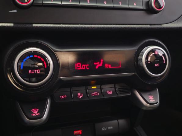 Kia Rio IV Рестайлинг с пробегом 2021 года, цена 1 870 000 рублей, 60000 км, седан, Автокод Объявления