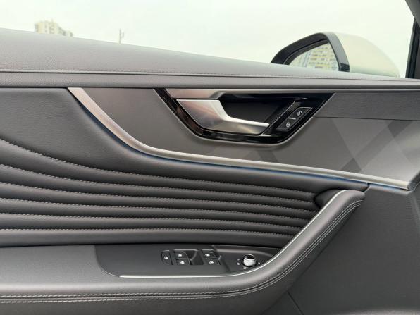 Hongqi HS5 I Рестайлинг с пробегом 2024 года, цена 3 295 000 рублей, 2667 км, внедорожник, Автокод Объявления