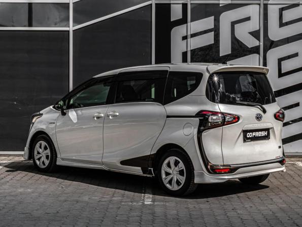 Toyota Sienta II с пробегом 2017 года, цена 1 800 000 рублей, 142686 км, компактвэн, Автокод Объявления