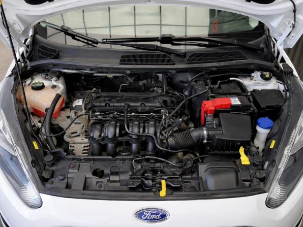 Ford Fiesta Mk6 Рестайлинг с пробегом 2017 года, цена 867 000 рублей, 135400 км, седан, Автокод Объявления