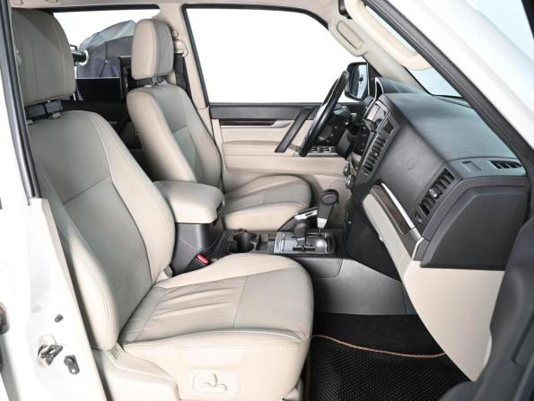Mitsubishi Pajero IV Рестайлинг 2 с пробегом 2019 года, цена 3 590 000 рублей, 39719 км, внедорожник, Автокод Объявления