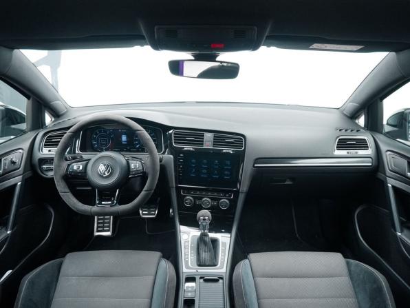 Volkswagen Golf R VII Рестайлинг с пробегом 2019 года, цена 3 550 000 рублей, 151744 км, хэтчбек, Автокод Объявления