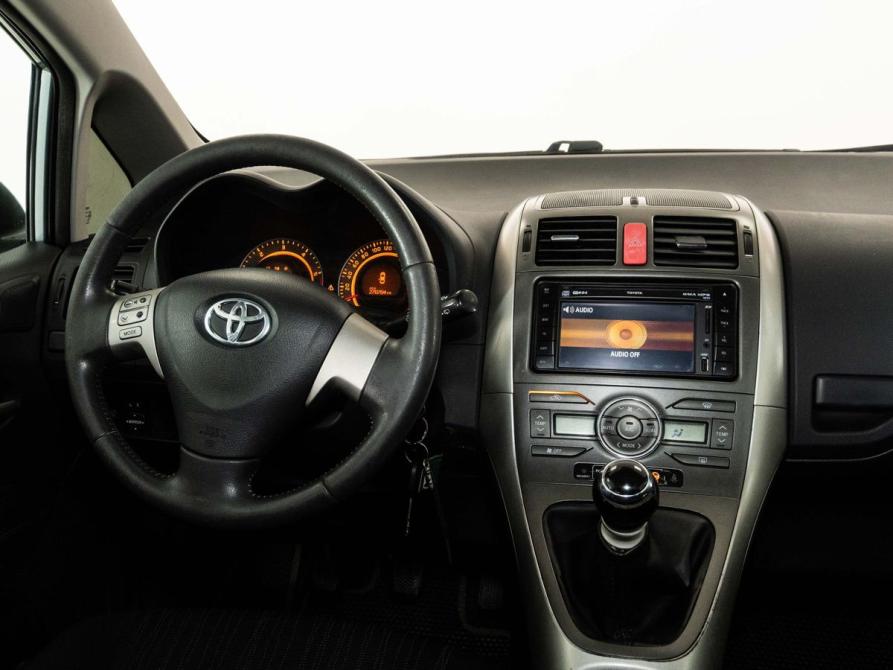 Toyota Auris I Казань  - изображение 12