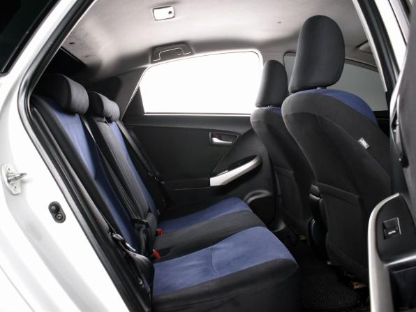 Toyota Prius III Рестайлинг (XW30) с пробегом 2014 года, цена 999 999 рублей, 117300 км, лифтбек, Автокод Объявления