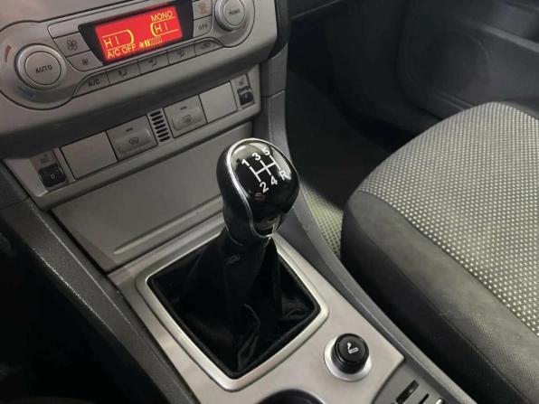 Ford Focus II Рестайлинг с пробегом 2010 года, цена 280 000 рублей, 499988 км, седан, Автокод Объявления