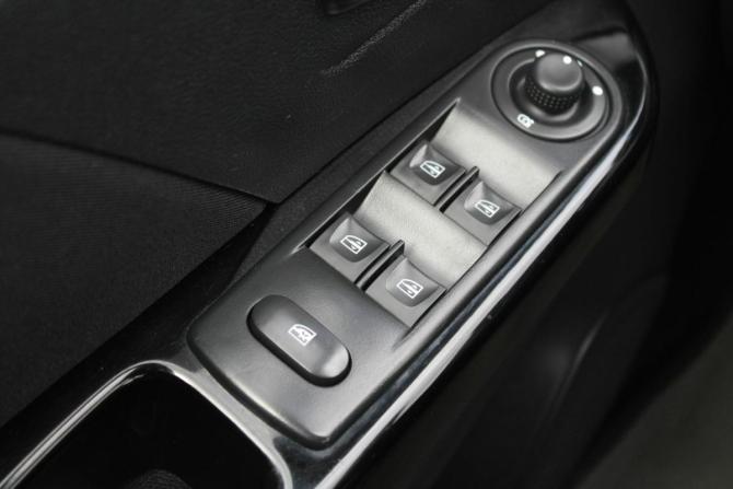 Renault Kaptur I с пробегом 2018 года, цена 1 760 000 рублей, 100000 км, внедорожник, Автокод Объявления