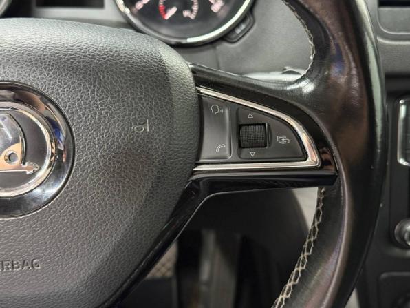 Skoda Yeti I Рестайлинг с пробегом 2016 года, цена 1 025 000 рублей, 125179 км, внедорожник, Автокод Объявления