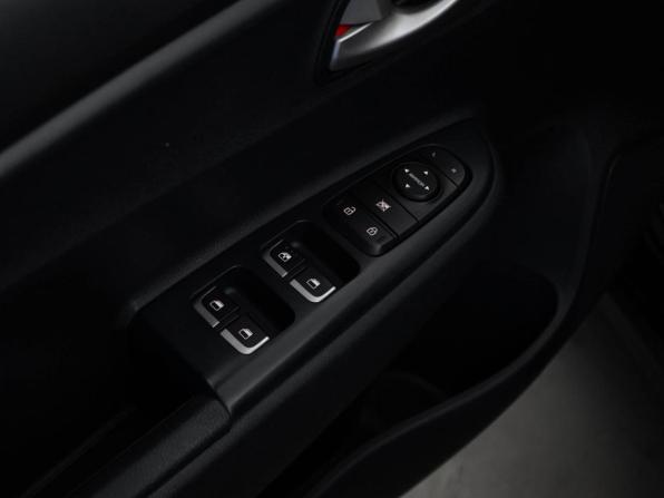 Kia Rio IV Рестайлинг с пробегом 2020 года, цена 1 477 077 рублей, 141939 км, хэтчбек, Автокод Объявления