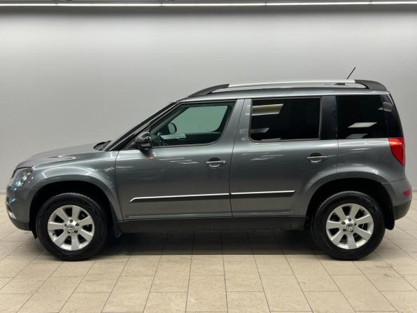 Skoda Yeti I Рестайлинг с пробегом 2017 года, цена 1 030 000 рублей, 156334 км, внедорожник, Автокод Объявления