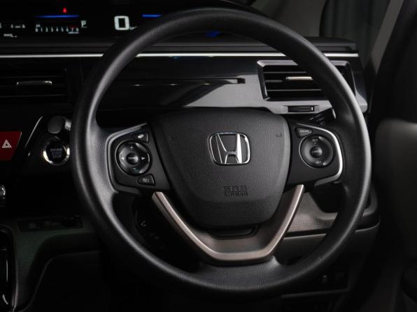 Honda Stepwgn V с пробегом 2015 года, цена 1 849 000 рублей, 151719 км, минивэн, Автокод Объявления