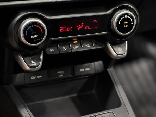 Kia Rio IV Рестайлинг с пробегом 2020 года, цена 1 690 000 рублей, 100640 км, хэтчбек, Автокод Объявления