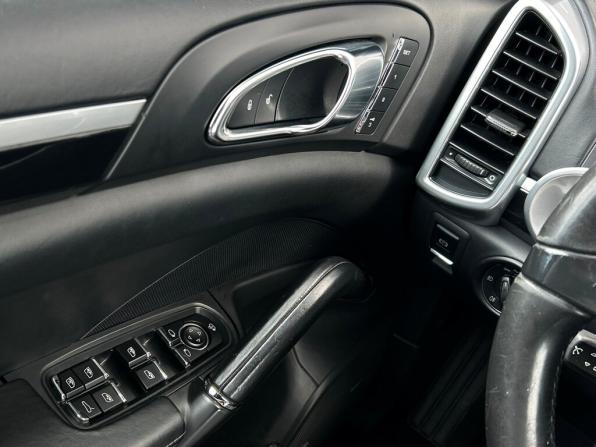 Porsche Cayenne II (958) с пробегом 2013 года, цена 2 742 900 рублей, 258861 км, внедорожник, Автокод Объявления