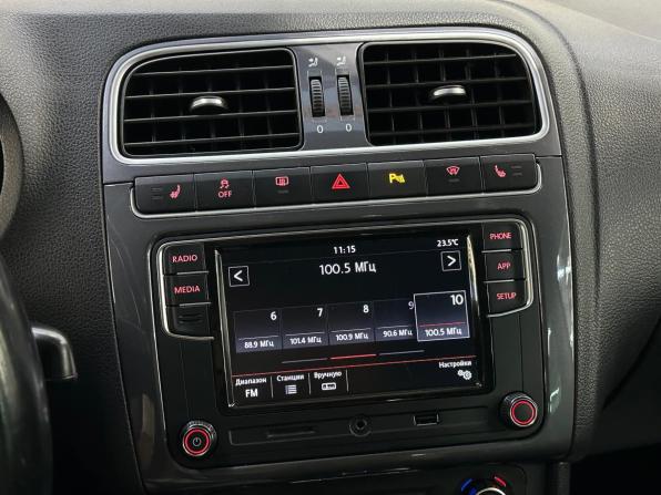 Volkswagen Polo V Рестайлинг с пробегом 2019 года, цена 1 070 000 рублей, 199700 км, седан, Автокод Объявления