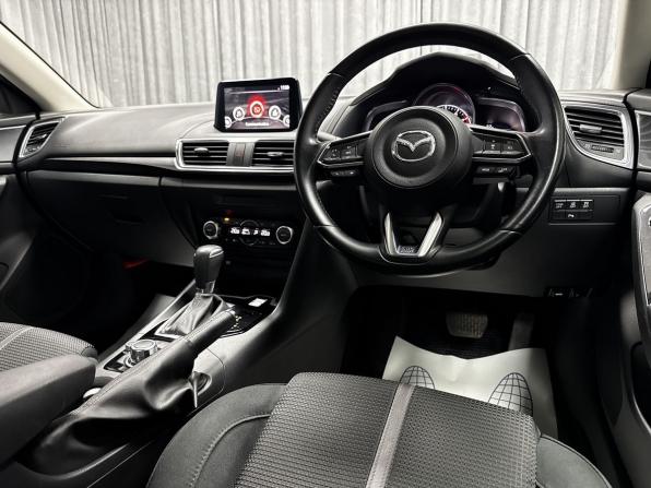 Mazda Axela III Рестайлинг с пробегом 2017 года, цена 1 570 000 рублей, 95146 км, седан, Автокод Объявления
