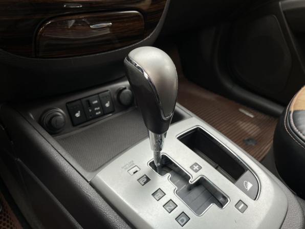 Hyundai Santa Fe II Рестайлинг с пробегом 2011 года, цена 960 000 рублей, 309911 км, внедорожник, Автокод Объявления