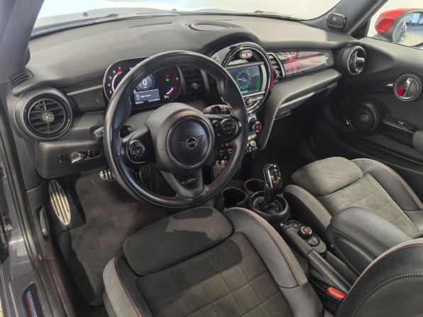 Mini Hatch III (F55/F56) Рестайлинг с пробегом 2020 года, цена 3 177 700 рублей, 68241 км, хэтчбек, Автокод Объявления