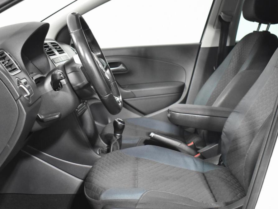 Volkswagen Polo V Рестайлинг Санкт-Петербург  - изображение 11