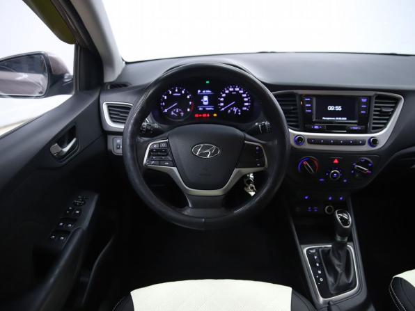 Hyundai Solaris II с пробегом 2018 года, цена 1 290 000 рублей, 126631 км, седан, Автокод Объявления