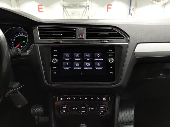 Volkswagen Tiguan II с пробегом 2019 года, цена 1 815 000 рублей, 142000 км, внедорожник, Автокод Объявления