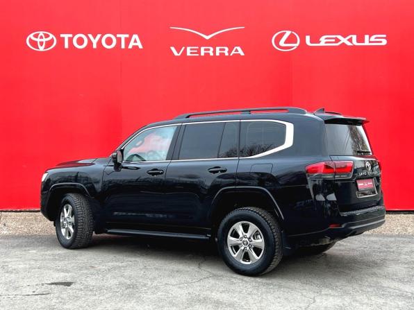 Toyota Land Cruiser 300 Series с пробегом 2022 года, цена 11 360 000 рублей, 5712 км, внедорожник, Автокод Объявления