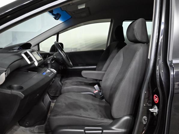 Honda Freed I Рестайлинг с пробегом 2014 года, цена 1 285 000 рублей, 63900 км, компактвэн, Автокод Объявления