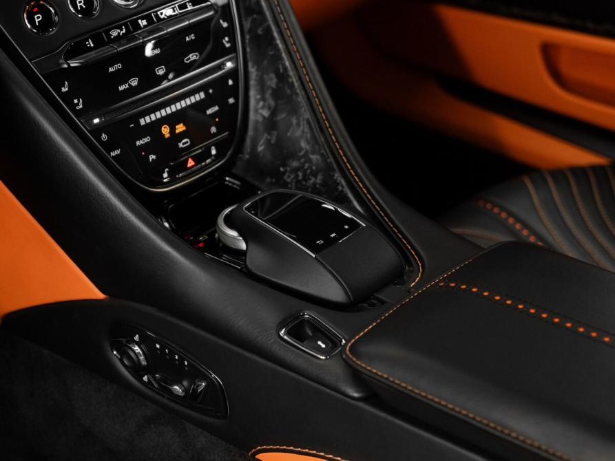 Aston Martin DB11 I Москва  - изображение 21