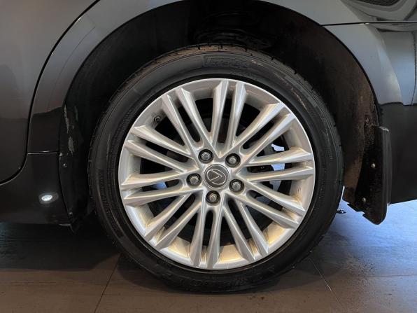 Lexus ES VI с пробегом 2014 года, цена 2 250 000 рублей, 192837 км, седан, Автокод Объявления