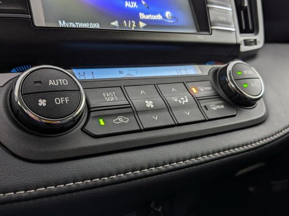Toyota RAV4 IV (XA40) с пробегом 2015 года, цена 2 050 000 рублей, 199307 км, внедорожник, Автокод Объявления