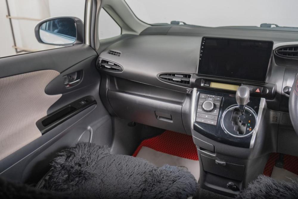 Toyota Wish II Томск  - изображение 12