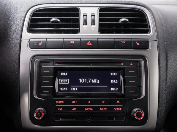 Volkswagen Polo V Рестайлинг с пробегом 2017 года, цена 1 296 000 рублей, 110000 км, седан, Автокод Объявления