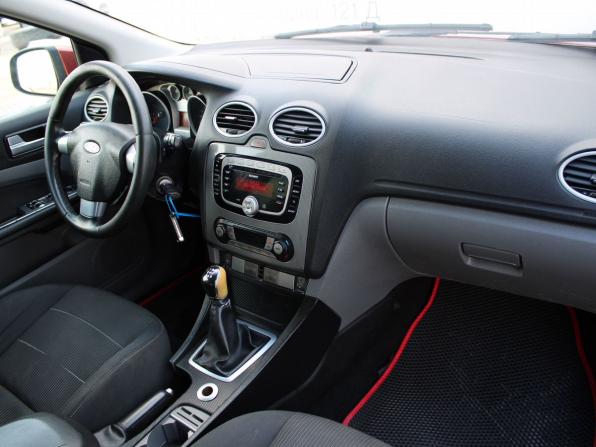 Ford Focus II Рестайлинг с пробегом 2010 года, цена 319 000 рублей, 355290 км, хэтчбек, Автокод Объявления