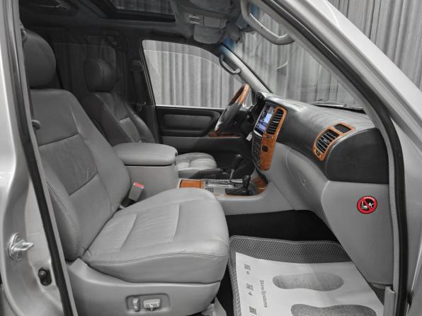 Toyota Land Cruiser 100 Series Рестайлинг 2 с пробегом 2005 года, цена 1 999 000 рублей, 340000 км, внедорожник, Автокод Объявления