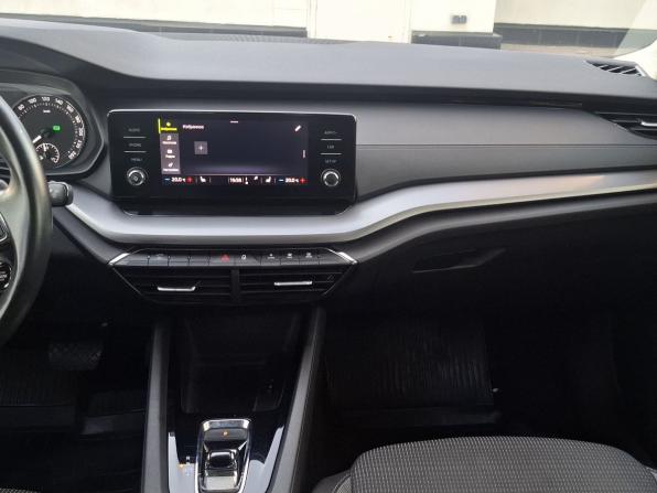 Skoda Octavia IV (A8) с пробегом 2021 года, цена 2 390 000 рублей, 55126 км, лифтбек, Автокод Объявления
