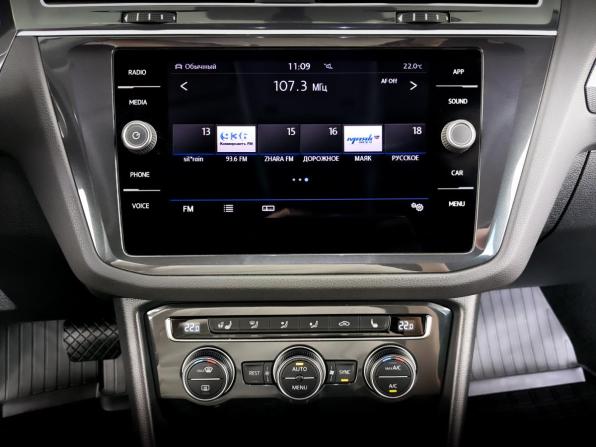 Volkswagen Tiguan II с пробегом 2018 года, цена 2 955 000 рублей, 89168 км, внедорожник, Автокод Объявления
