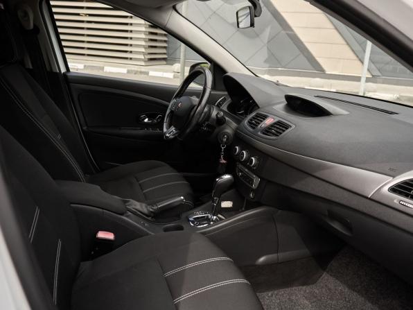 Renault Megane III Рестайлинг 2 с пробегом 2015 года, цена 690 000 рублей, 183225 км, хэтчбек, Автокод Объявления