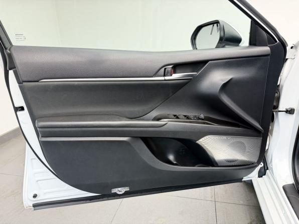 Toyota Camry VIII (XV70) Рестайлинг с пробегом 2021 года, цена 2 325 000 рублей, 130009 км, седан, Автокод Объявления