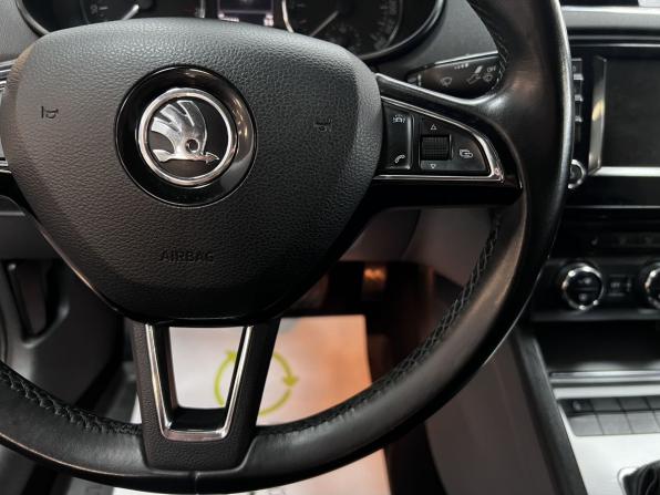 Skoda Octavia III (A7) с пробегом 2016 года, цена 1 645 000 рублей, 153441 км, лифтбек, Автокод Объявления