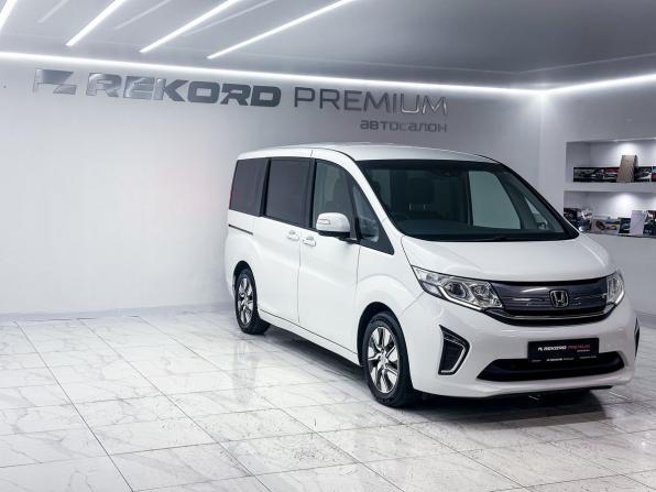 Honda Stepwgn V Рестайлинг с пробегом 2020 года, цена 2 250 000 рублей, 79000 км, минивэн, Автокод Объявления