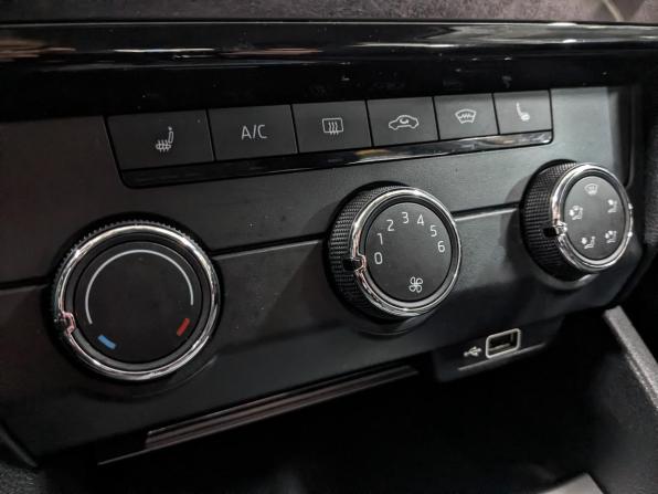 Skoda Octavia III (A7) Рестайлинг с пробегом 2020 года, цена 1 795 000 рублей, 84909 км, лифтбек, Автокод Объявления