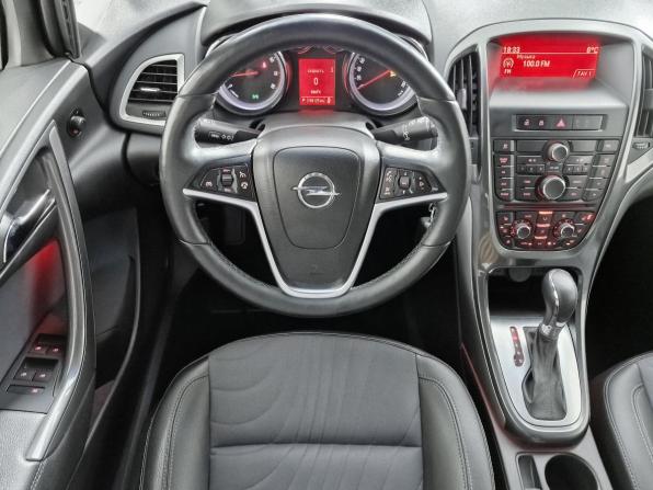 Opel Astra J Рестайлинг с пробегом 2013 года, цена 789 000 рублей, 189125 км, хэтчбек, Автокод Объявления