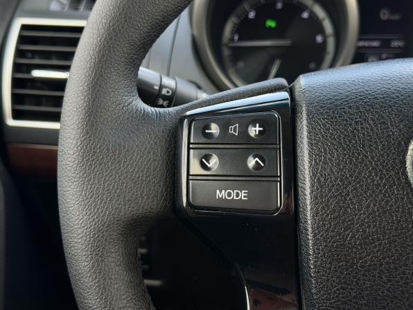 Toyota Land Cruiser Prado 150 Series Рестайлинг 1 с пробегом 2015 года, цена 3 615 000 рублей, 185267 км, внедорожник, Автокод Объявления