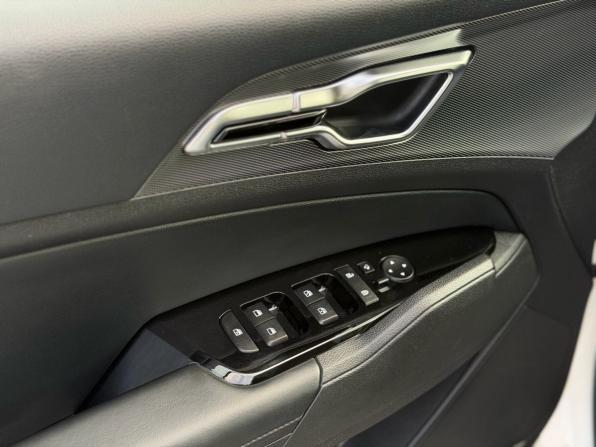 Kia Sportage V с пробегом 2023 года, цена 3 300 000 рублей, 53829 км, внедорожник, Автокод Объявления