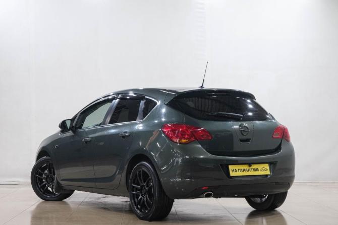 Opel Astra J Рестайлинг с пробегом 2011 года, цена 849 000 рублей, 200000 км, хэтчбек, Автокод Объявления
