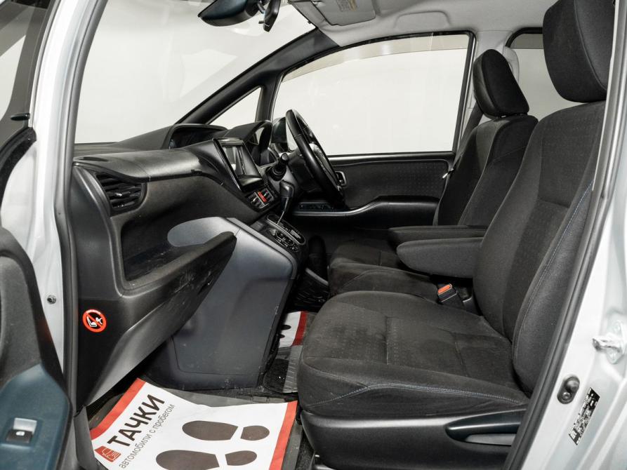Toyota Voxy III (R80) Иркутск  - изображение 6
