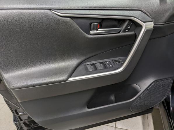 Toyota RAV4 V (XA50) с пробегом 2021 года, цена 3 750 000 рублей, 118626 км, внедорожник, Автокод Объявления