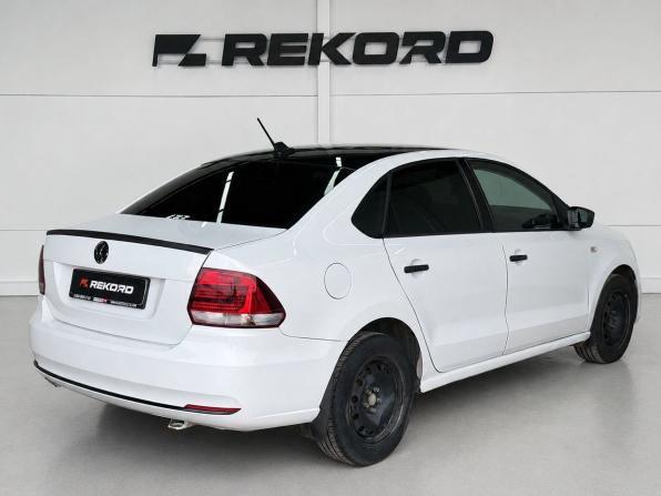 Volkswagen Polo V Рестайлинг с пробегом 2017 года, цена 729 000 рублей, 142788 км, седан, Автокод Объявления