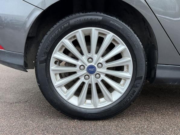 Ford Focus III Рестайлинг с пробегом 2018 года, цена 1 249 000 рублей, 93437 км, седан, Автокод Объявления